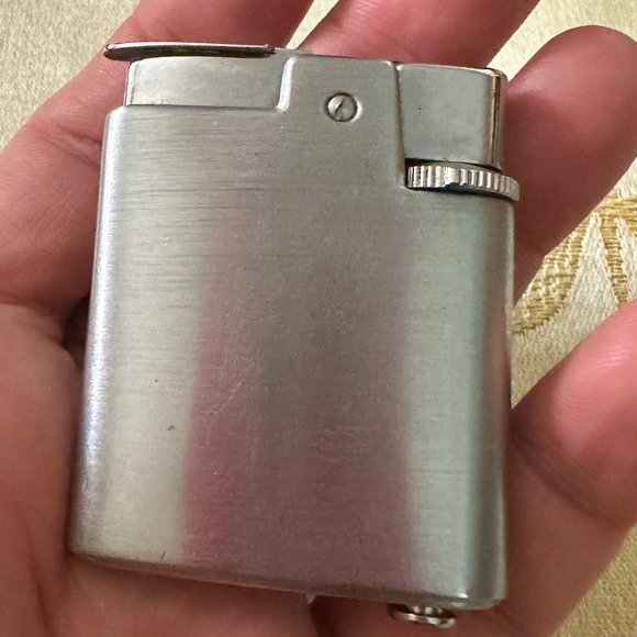 Vintage Ronson Oval Chrome Flint & Gas Lighter. Made in England. - Picture 5 of 8